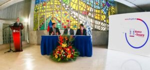 Jimmy Berríos Ojeda asumió presidencia del Banco del Tesoro