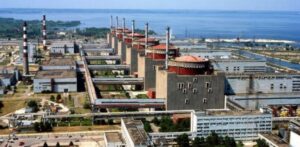 La central nuclear de Zaporiyia está en medio del huracán