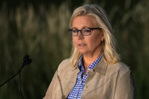 La hija de Dick Cheney, lder de la revuelta contra Trump, pierde las primarias republicanas