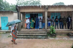 Los senegaleses votan en unas legislativas con baja participacin