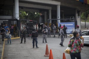 Luego de estar en desaparición forzada durante casi una semana: Acusaron por “terrorismo” a dos activistas detenidos en Táchira