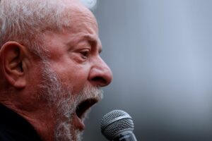 Lula afirma que Brasil est "cansado" y va a expulsar del poder a Bolsonaro