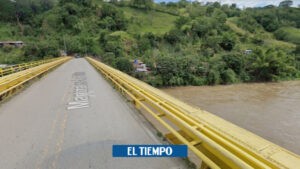 Macabro hallazgo de un feto colgando de un puente el Risaralda - Otras Ciudades - Colombia