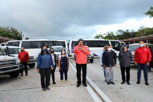 Maduro habla de "ataque terrorista" contra depósito del Seguro Social en Antímano