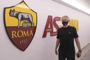 Mourinho busca una nueva era y gestiona una Roma "de Champions"