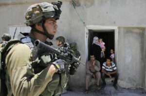 Muere un palestino por disparos israeles tras intentar apualar a agentes