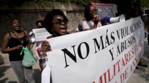 Mujeres guineanas se manifiestan contra las violaciones de los militares: "Todo queda impune"