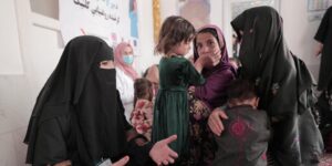 Negar a las niñas la educación secundaria ha hecho perder a Afganistán 500 millones de dólares en el último año