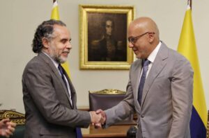 «No me meto en temas internos», dijo embajador de Colombia sobre diálogo entre Gobierno y oposición  