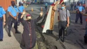 "No nos dejen solos": nicaragüenses piden al Papa