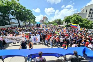 Oficialismo se moviliza a la Plaza Caracas para "respaldar" políticas de Maduro