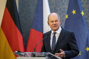 Olaf Scholz pide "reformas radicales" en la UE y un "sistema de defensa area conjunto"