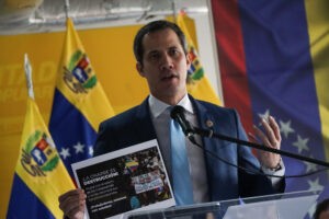 Oro venezolano en Inglaterra se mantendrá "lejos" del Gobierno, afirma Guaidó