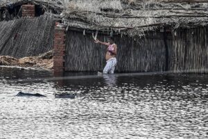 Pakistn pide ayuda internacional mientras siguen aumentando los muertos por las inundaciones