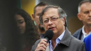 Petro designa embajador de Colombia en Venezuela