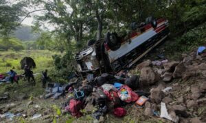Policía amenaza con deportar a venezolanos heridos durante accidente en Nicaragua
