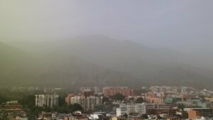 Polvo del Sahara se mantiene sobre la franja norte costera del país