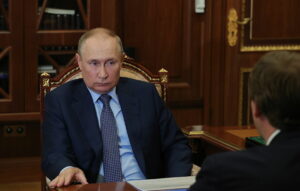 Putin anuncia un pago mensual a los refugiados ucranianos hasta finales de 2022