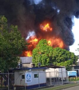 Reportan incendio en fábrica de pinturas en Miranda