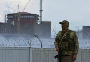 Rusia y Ucrania juegan con fuego en la central nuclear de Zaporiyia