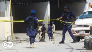 Suben a 14 los muertos por ataque de Al Shabab en Mogadiscio | El Mundo | DW