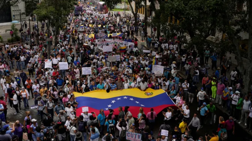 Trabajadores públicos volvieron a salir a las calles para exigir a Maduro pagos atrasados