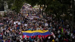 Trabajadores venezolanos marchan en Caracas para exigir salarios dignos