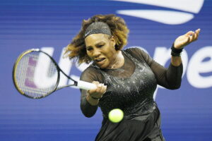 US Open: Serena Williams gana en su debut en el US Open y retrasa su despedida