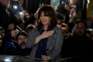 Un juez ordena poner fin al operativo policial en la casa de Cristina Kirchner