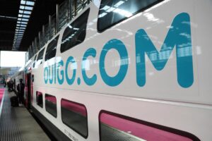 Una avería en un tren de Ouigo deja tirados a los pasajeros más de tres horas en el trayecto Barcelona-Madrid