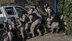 Una operación policial haitiana contra las bandas armadas deja 9 bandidos muertos