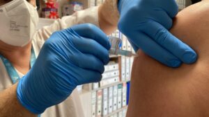 Vacuna española coronavirus | Bruselas firma con Hipra un contrato de compra conjunta de 250 millones de su vacuna contra la Covid-19