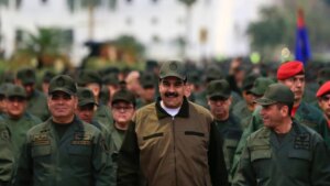 Venezuela busca reanudar vínculos militares con Colombia