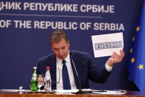 Vucic advierte de que "Serbia proteger a sus ciudadanos de Kosovo de los pogromos y la persecucin"