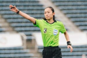 Yamashita se convierte en la primera mujer árbitra del fútbol japonés | Diario El Luchador