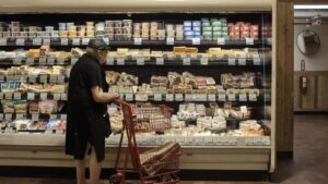 inflación disminuye a medida que precios al consumidor suben 6,3% en julio