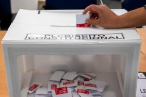 Abren los centros de votación en Chile para el plebiscito sobre la nueva Constitución