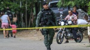 Ataque con explosivos deja ocho policías muertos en Colombia