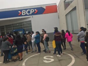 Bancos estarían reteniendo ahorros a venezolanos en Perú