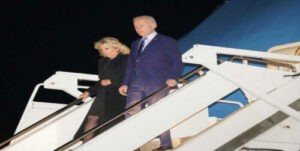 Biden llega a Londres para participar en el funeral de Isabel II