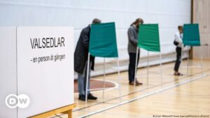 Bloque de derecha toma leve ventaja en elecciones de Suecia | El Mundo | DW