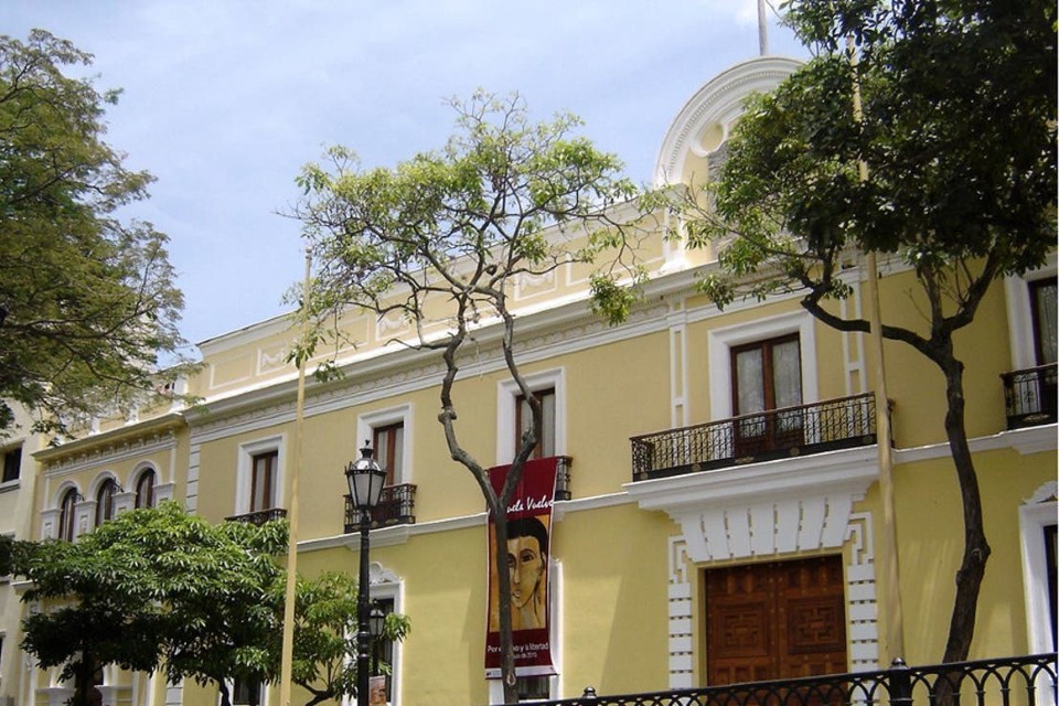 Cancillería dice que detención de estadounidenses es "legítima"