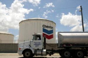 Chevron solicita a EE.UU. ampliar su licencia para operar en Venezuela