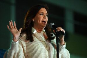 Cristina Kirchner se autodefiende en su juicio: "El mbito judicial da licencia social ya para que cualquiera pueda hacer cualquier cosa"