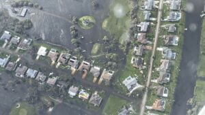 El huracán 'Ian' se dirige hacia Carolina del Sur con fuerza renovada tras asolar Florida
