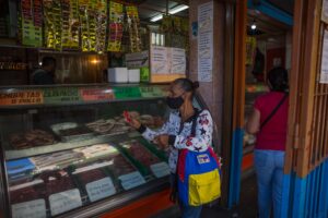El "más bajo de Latinoamérica": Salario mínimo cada vez más devaluado en Venezuela