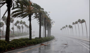 El poderoso huracn Ian de categora 4 golpea la costa oeste de Florida y deja a un milln de hogares sin electricidad