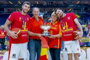EuroBasket: La noche de pelcula de los MVP's Hernangmez: "Le dije: 'Mueve el culo, lidranos'"