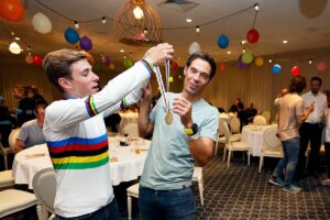 Evenepoel hereda el triplete de oro de Merckx, Hinault y Binda