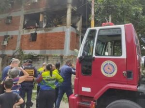 Explosión por fuga de gas en apartamento deja seis heridos